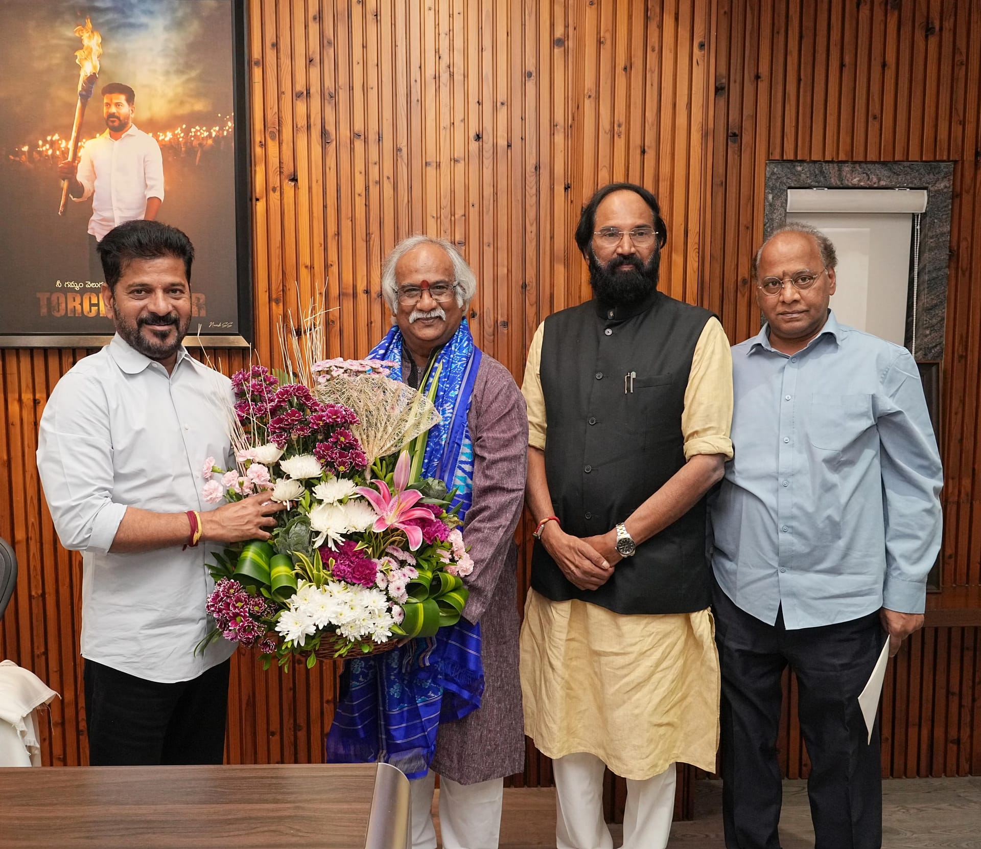 ముఖ్యమంత్రి రేవంత్ రెడ్డిని సినీ నటుడు శుభలేఖ సుధాకర్ 